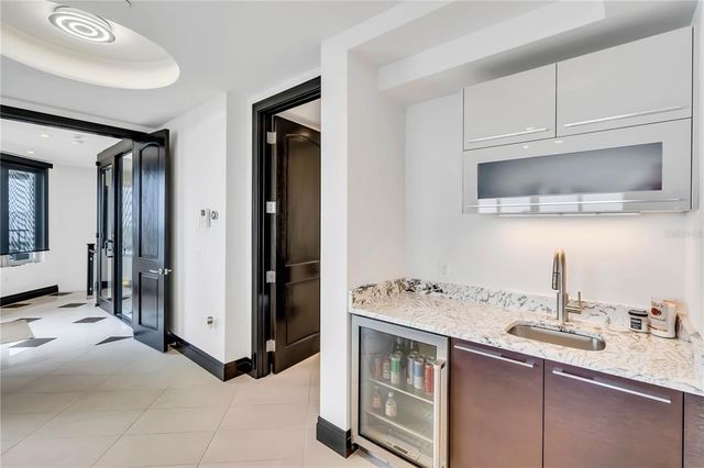 361 BENJAMIN FRANKLIN DRIVE A, Sarasota, FL 34236