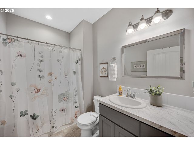 1194 Sw MAPLE St, Dallas, OR 97338