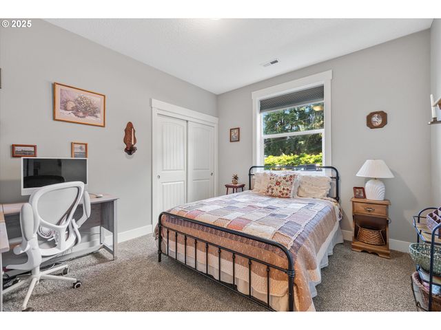 1194 Sw MAPLE St, Dallas, OR 97338