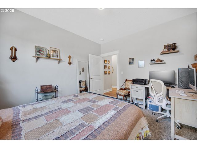 1194 Sw MAPLE St, Dallas, OR 97338