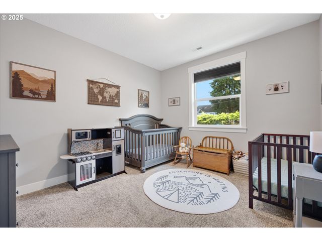 1194 Sw MAPLE St, Dallas, OR 97338