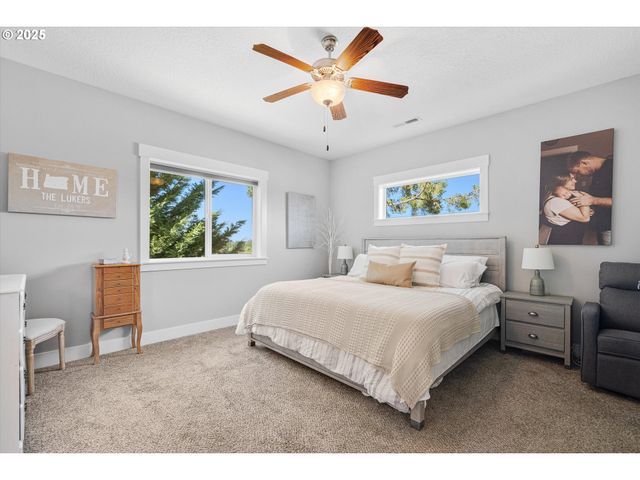 1194 Sw MAPLE St, Dallas, OR 97338