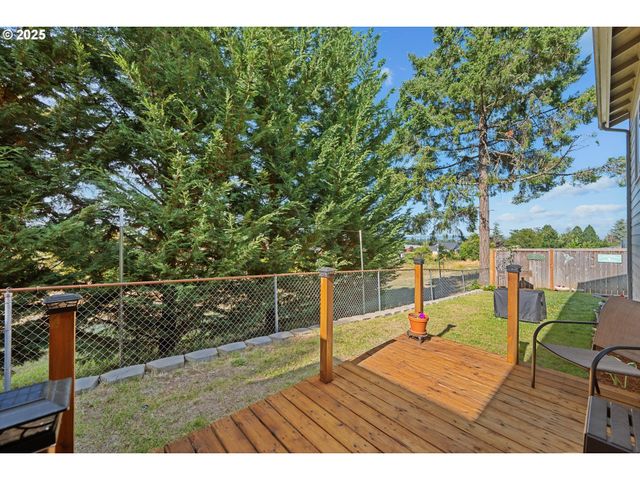 1194 Sw MAPLE St, Dallas, OR 97338