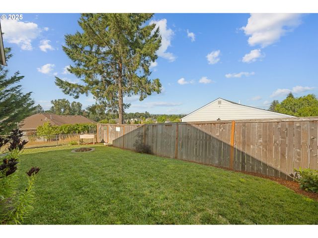 1194 Sw MAPLE St, Dallas, OR 97338