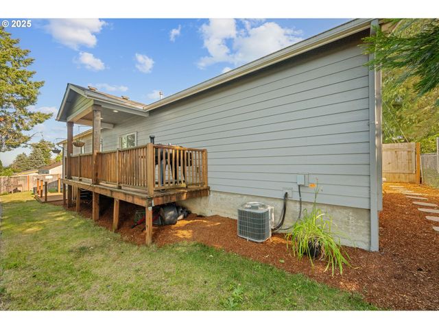 1194 Sw MAPLE St, Dallas, OR 97338