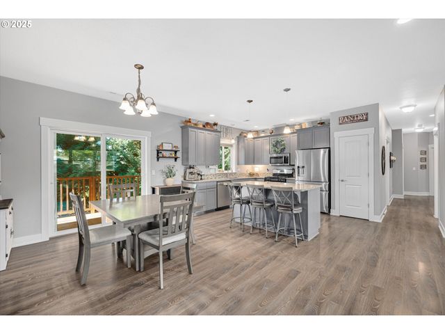 1194 Sw MAPLE St, Dallas, OR 97338