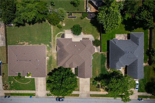 406 NW Saddlebrook Drive, Bentonville, AR 72712