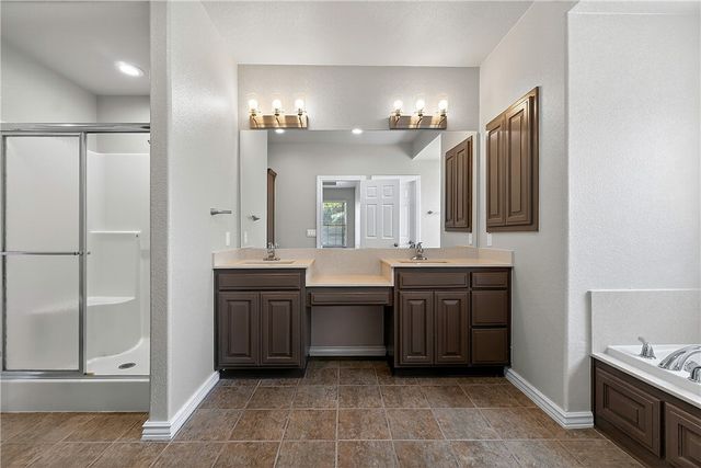 406 NW Saddlebrook Drive, Bentonville, AR 72712
