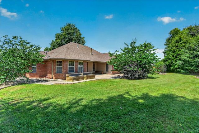 406 NW Saddlebrook Drive, Bentonville, AR 72712
