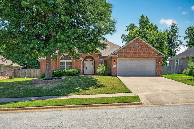 406 NW Saddlebrook Drive, Bentonville, AR 72712