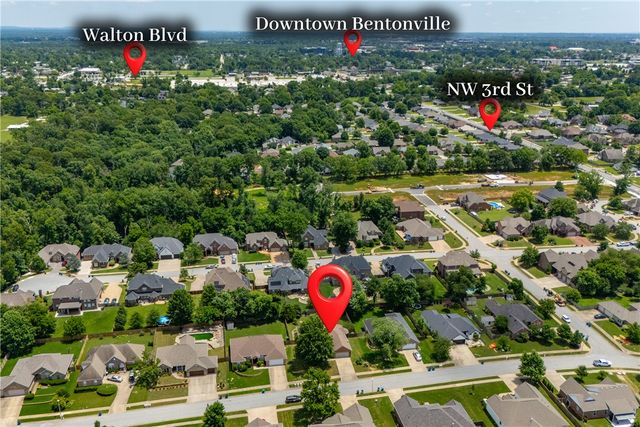 406 NW Saddlebrook Drive, Bentonville, AR 72712