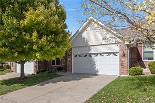 28 Country Bluff Court, St Charles, MO 63301