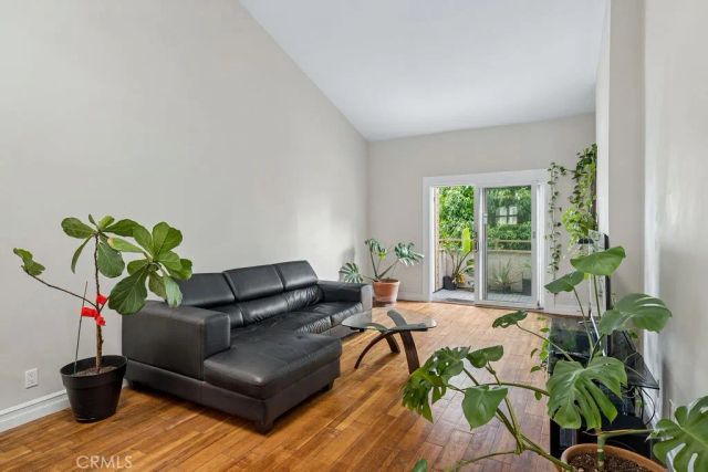 645 Chestnut Avenue 305, Long Beach, CA 90802