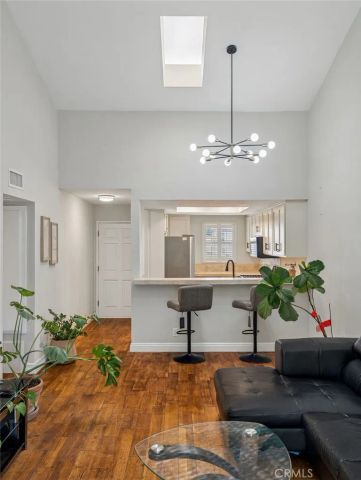 645 Chestnut Avenue 305, Long Beach, CA 90802