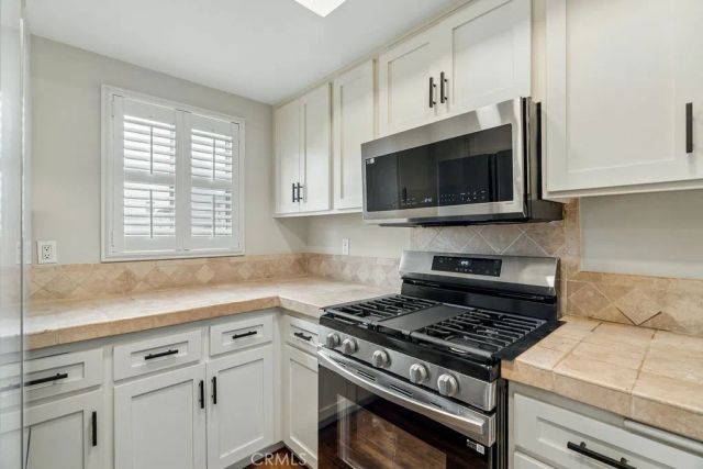 645 Chestnut Avenue 305, Long Beach, CA 90802