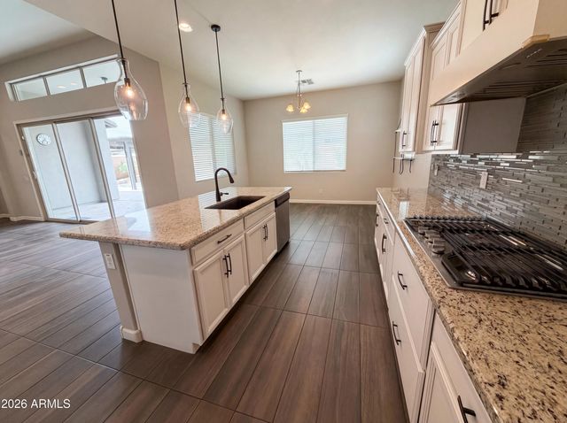 13724 W HARVEST Avenue, Litchfield Park, AZ 85340