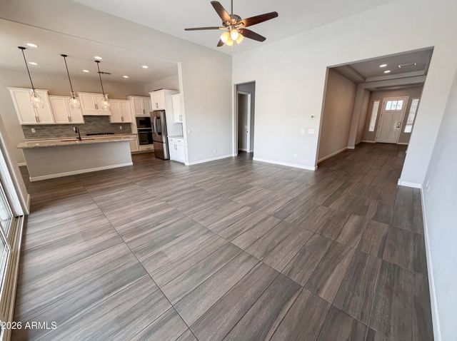 13724 W HARVEST Avenue, Litchfield Park, AZ 85340