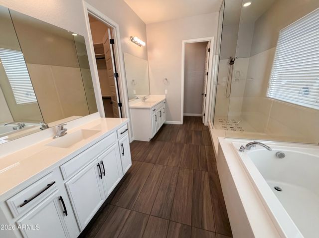 13724 W HARVEST Avenue, Litchfield Park, AZ 85340