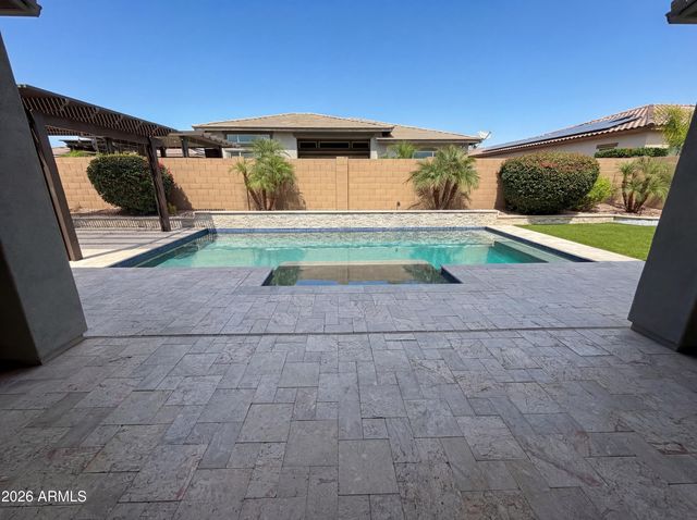 13724 W HARVEST Avenue, Litchfield Park, AZ 85340