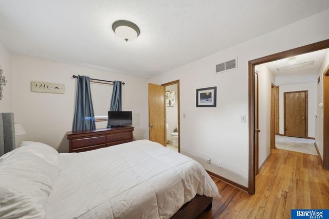 5115 S 52 Street, Lincoln, NE 68516