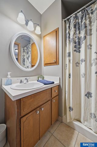 5115 S 52 Street, Lincoln, NE 68516