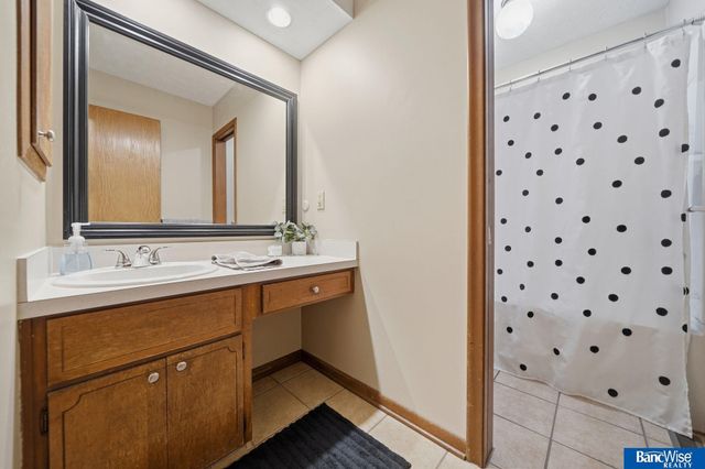 5115 S 52 Street, Lincoln, NE 68516