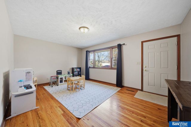 5115 S 52 Street, Lincoln, NE 68516