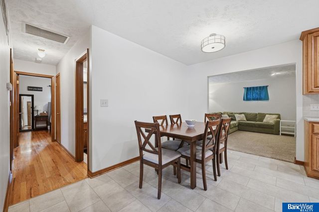 5115 S 52 Street, Lincoln, NE 68516