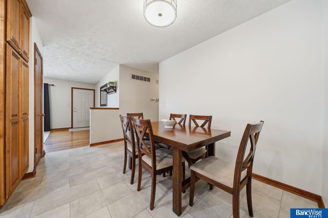 5115 S 52 Street, Lincoln, NE 68516