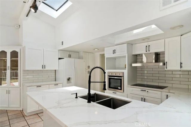 30 La Patera Court, Camarillo, CA 93010