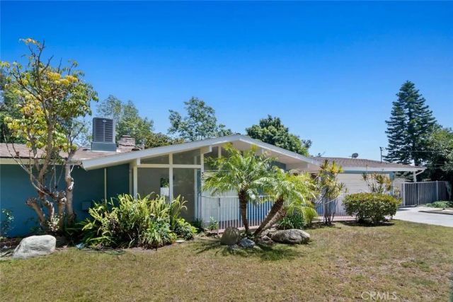 30 La Patera Court, Camarillo, CA 93010