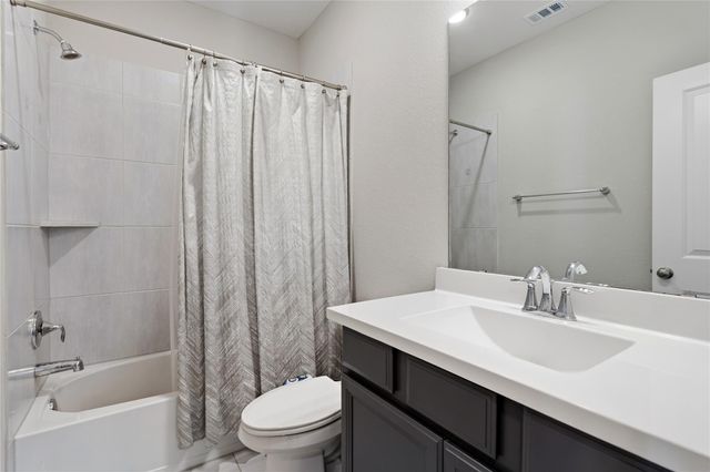 8715 Axlewood Lane, Houston, TX 77055