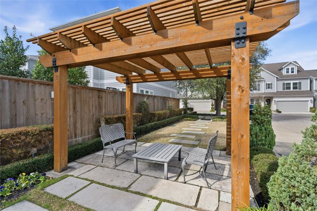 8715 Axlewood Lane, Houston, TX 77055