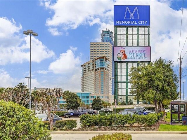 8715 Axlewood Lane, Houston, TX 77055