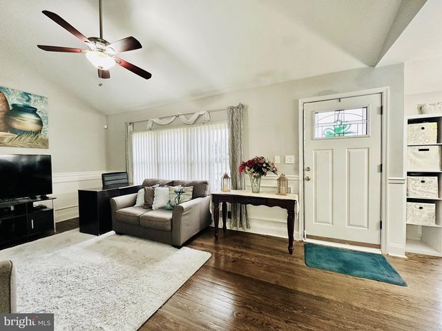 3911 SOUTHERN CROSS DR, Gwynn Oak, MD 21207