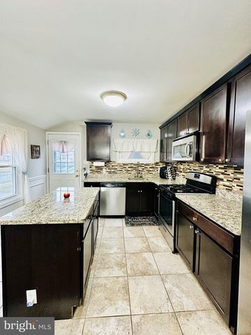 3911 SOUTHERN CROSS DR, Gwynn Oak, MD 21207