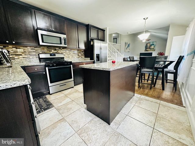 3911 SOUTHERN CROSS DR, Gwynn Oak, MD 21207