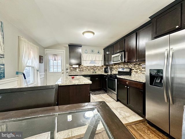 3911 SOUTHERN CROSS DR, Gwynn Oak, MD 21207