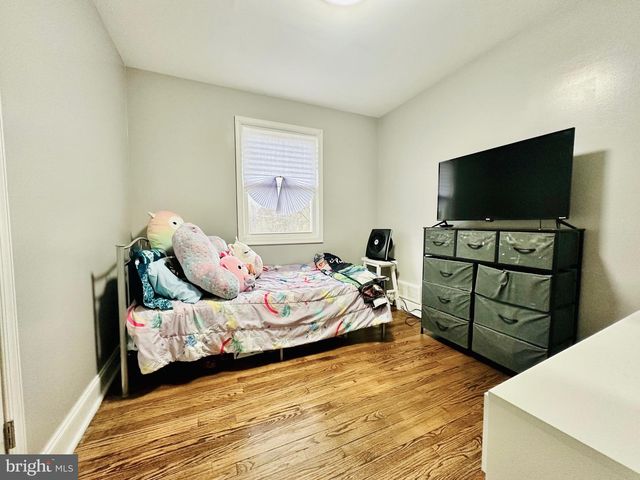 3911 SOUTHERN CROSS DR, Gwynn Oak, MD 21207