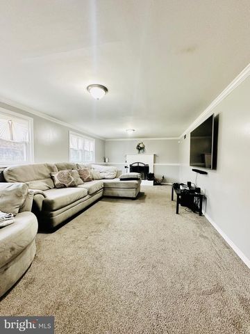 3911 SOUTHERN CROSS DR, Gwynn Oak, MD 21207