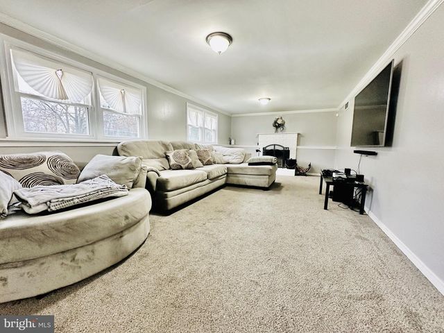 3911 SOUTHERN CROSS DR, Gwynn Oak, MD 21207