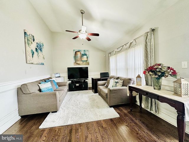 3911 SOUTHERN CROSS DR, Gwynn Oak, MD 21207