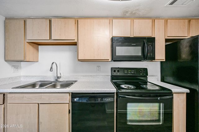 3065 N 67TH Avenue 120, Phoenix, AZ 85033