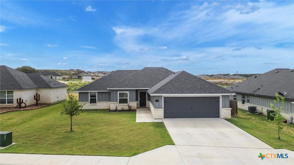 145 Elmer Avenue, Burnet, TX 78611