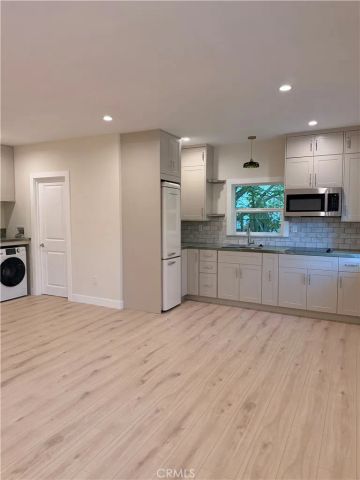 1879 Verdugo Loma Drive A, Glendale, CA 91208