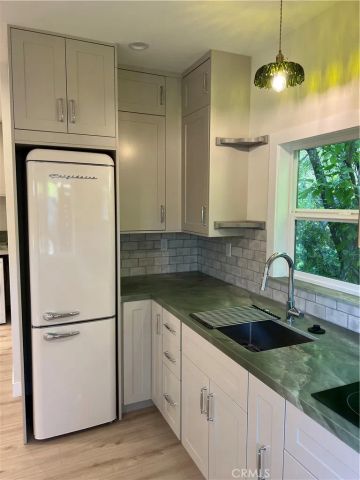 1879 Verdugo Loma Drive A, Glendale, CA 91208