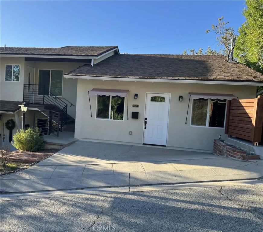 1879 Verdugo Loma Drive A, Glendale, CA 91208