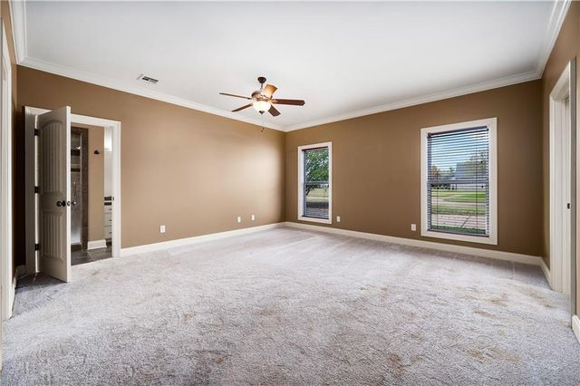 110 COLUMNS Drive, Alexandria, LA 71303