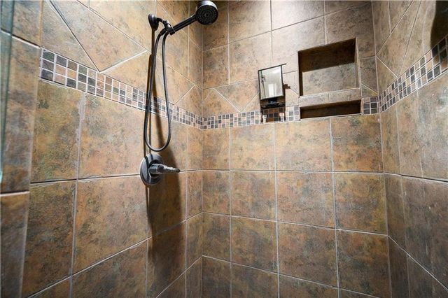 110 COLUMNS Drive, Alexandria, LA 71303