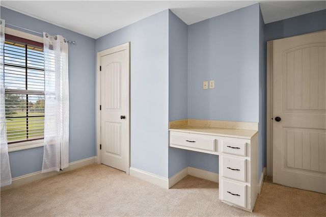 110 COLUMNS Drive, Alexandria, LA 71303